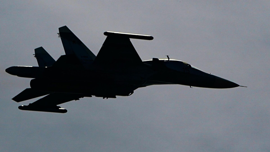 Су-34 нанес удар по живой силе и бронетехнике ВСУ в курском приграничье